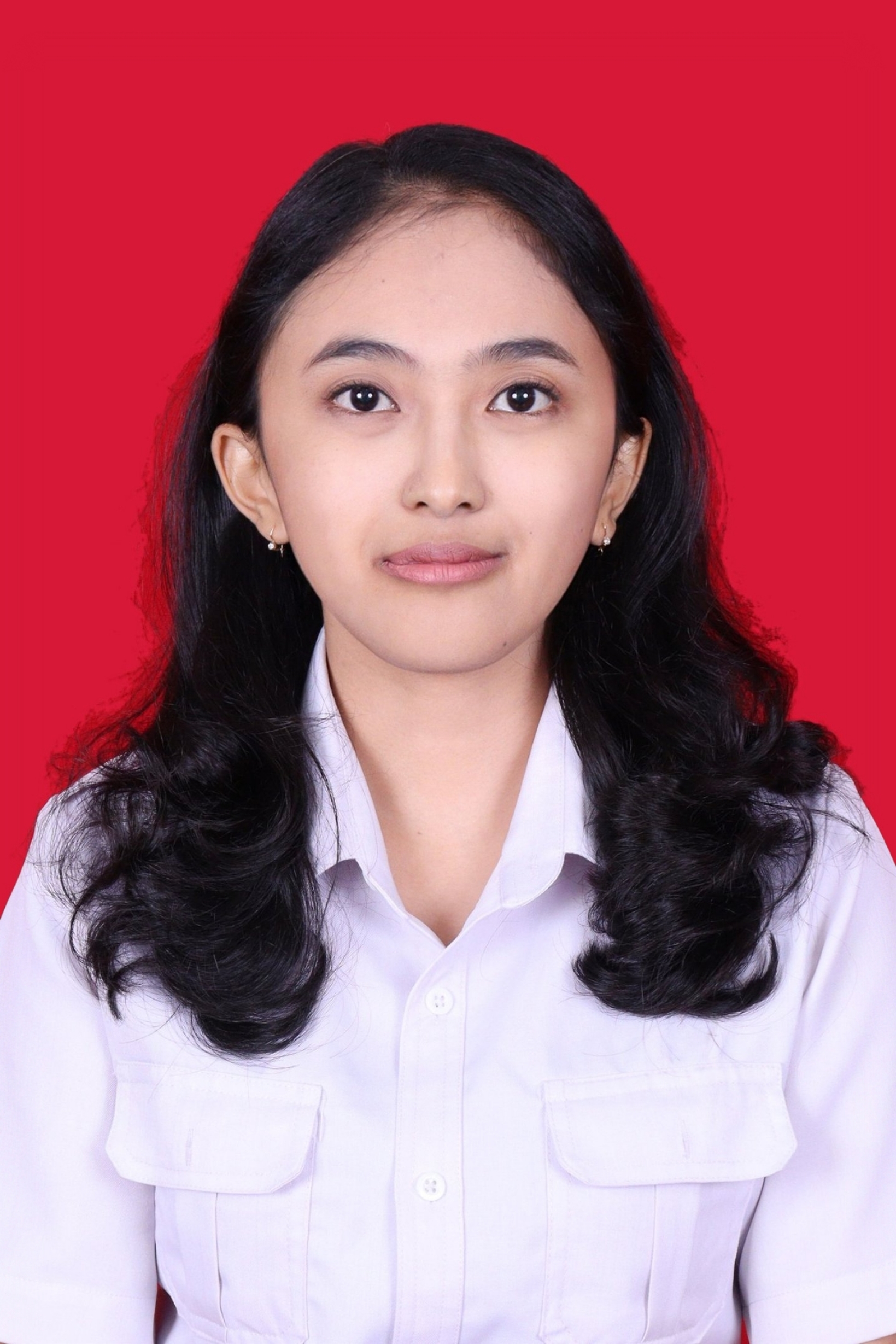 Helena Anneke Putri, S-Pd